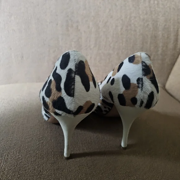 Valentino Garavani Leopard Print Heels Size 38